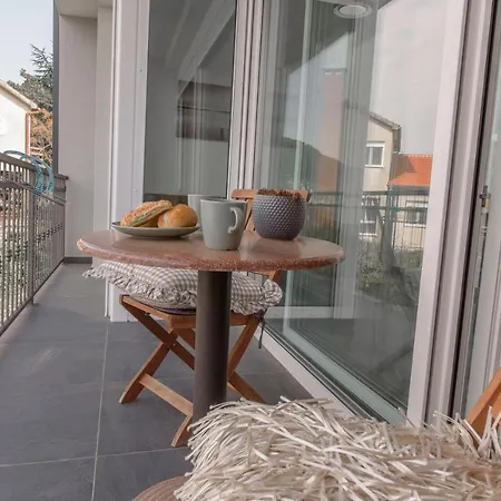 3 Διαμέρισμα *